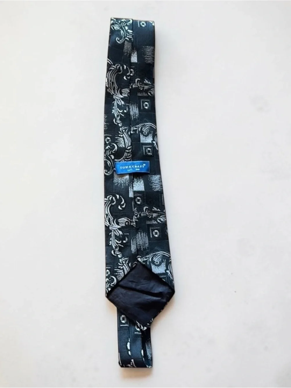 Town craft tie